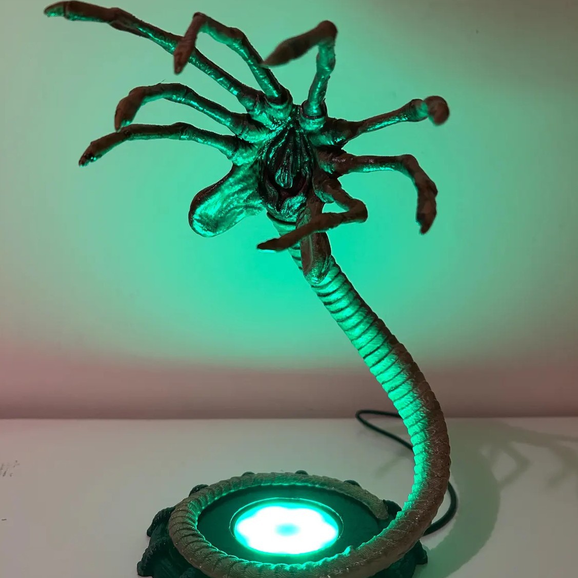 Lampu Alien Facehugger Lampu M - Lighting Decor Ideas ulasan dan harga
